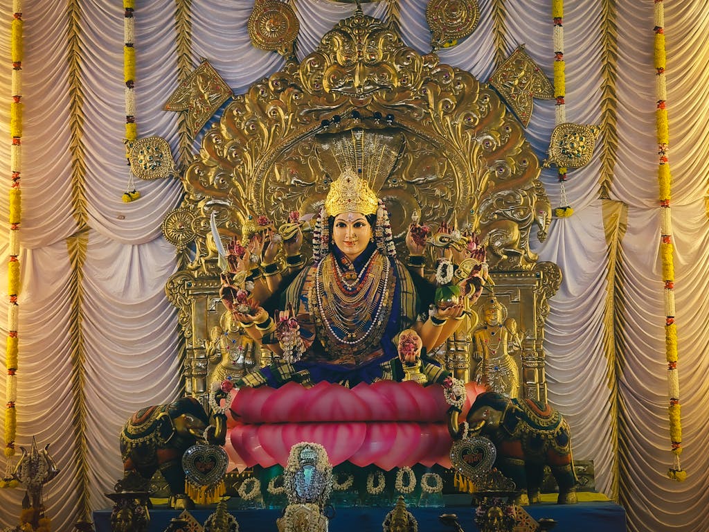 नवरात्रि का पाँचवाँ दिन – माँ स्कंदमाता की पूजा, कथा और महत्व