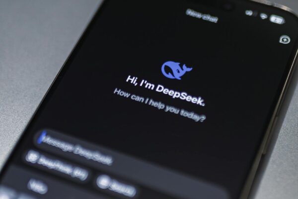 आप भी AI का करते हैं इस्तेमाल? हो जाइए सावधान – ये गलतियां कर सकती हैं बड़ा नुकसान