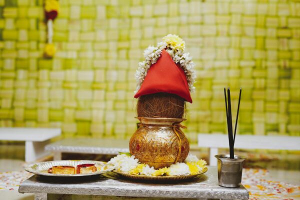 कलश स्थापना की सही विधि और महत्व